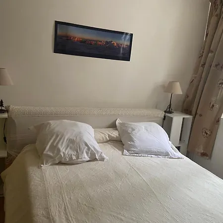 Appartement T2 Rdc Tout Confort Parking Exterieur Prive, Proche Centre Ville
