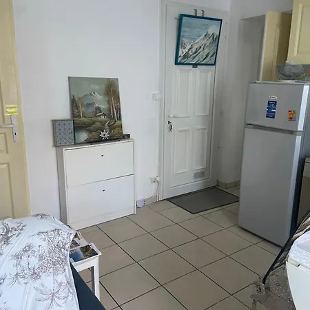 Les Lucioles Apartment *