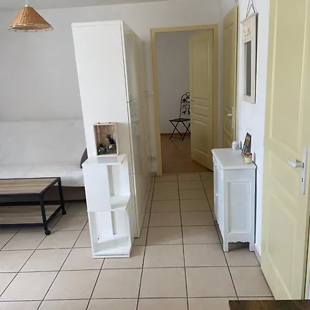 Les Lucioles Apartment *